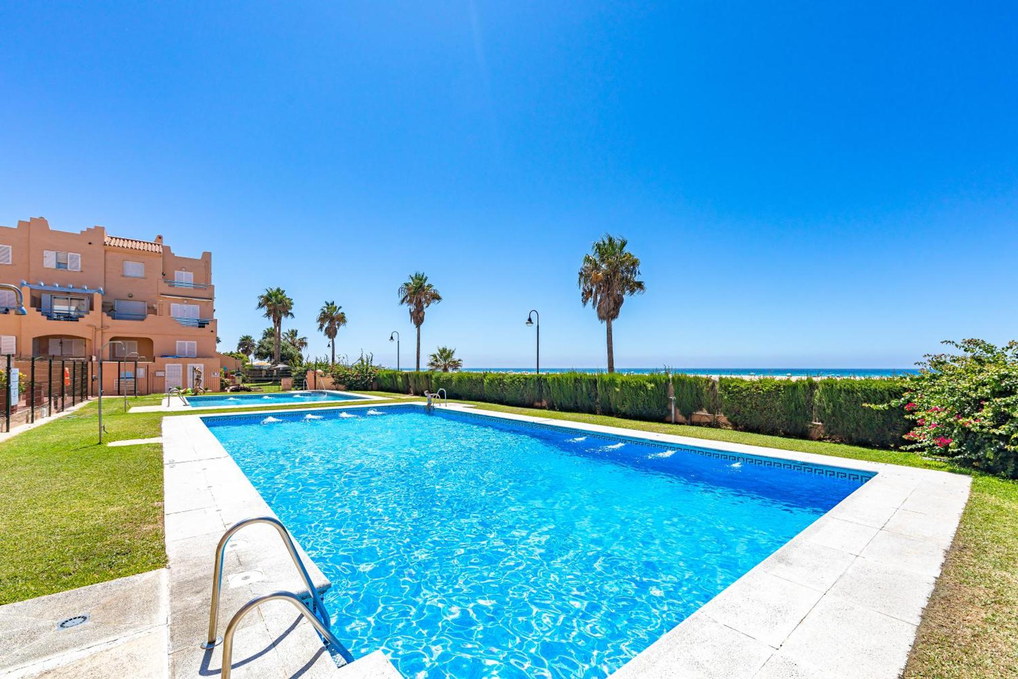 Beachfront, Pool, Terrace, Garage & Fibre Internet Tarifa Esterno foto